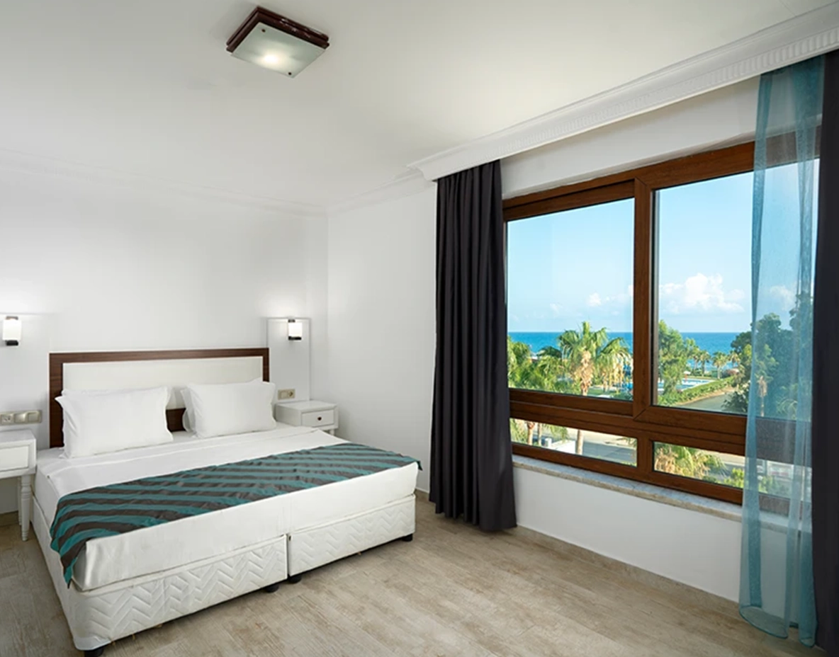 Deniz Manzaralı Aile Odası